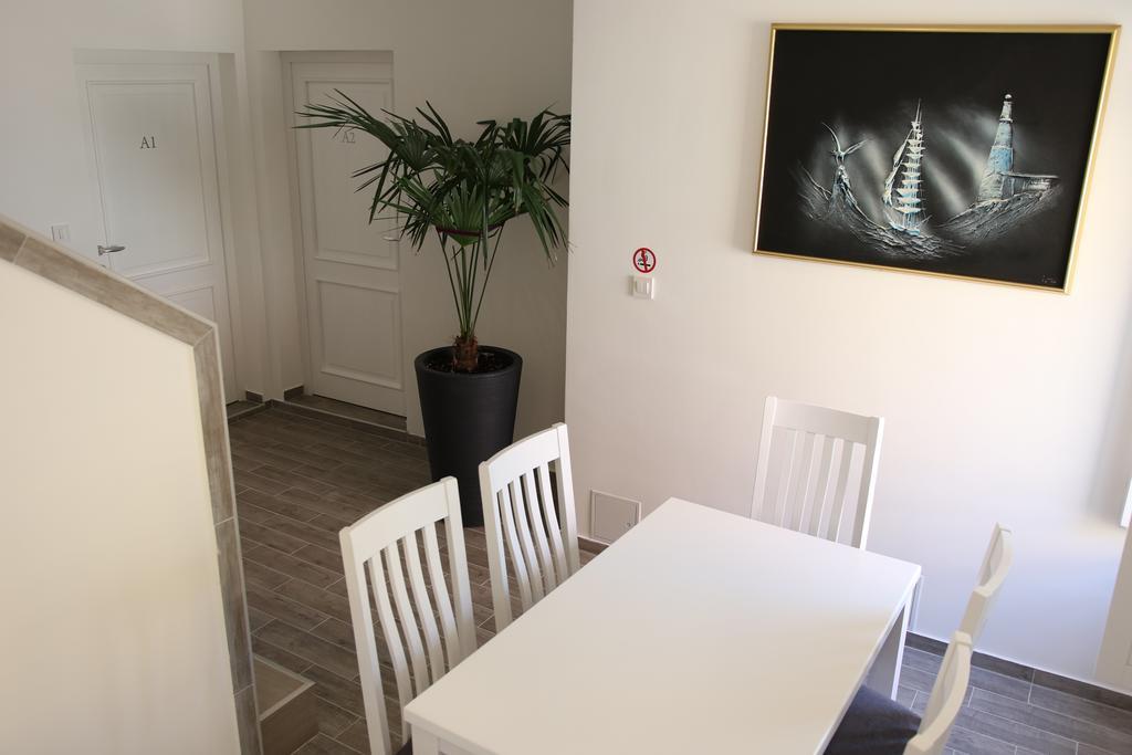 Centar Vodice Apartmani Phòng bức ảnh